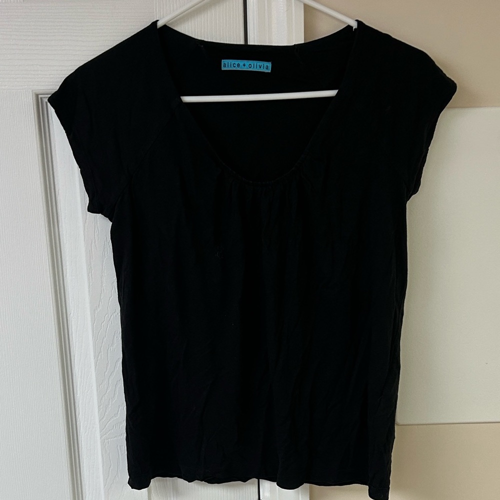 Alice + Olivia Black Women's Top Scoop Neck